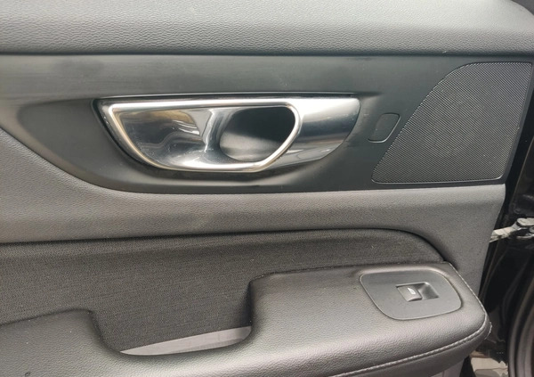 Volvo V60 cena 69699 przebieg: 280960, rok produkcji 2018 z Dobrzyca małe 781